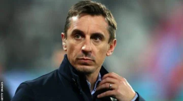 غضب نيفيل من توقف ديربي شمال لندن بسبب مخالفة غير متوقعة